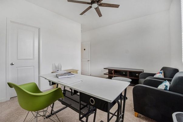 Home Office, Interior