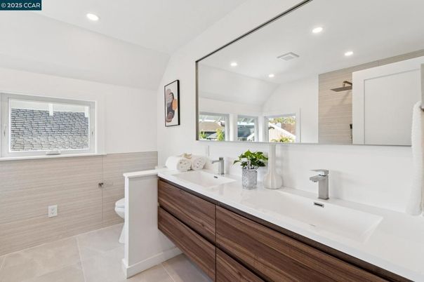 Bathroom, Dual Sink Vanities, Interior, Recessed Lighting