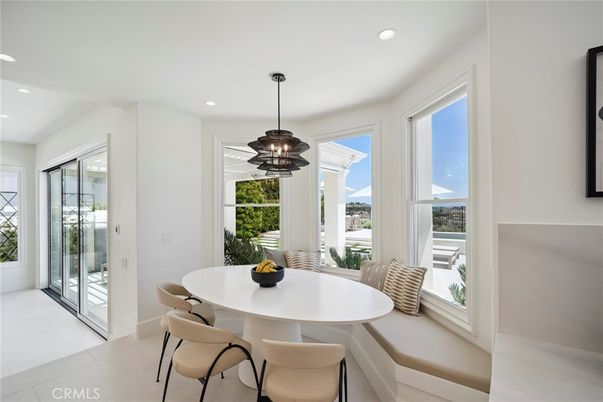 Dining room, Interior, Pendant Lights, Recessed Lighting