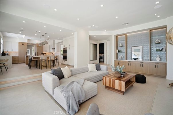 Interior, Kitchen, Living room, Pendant Lights, Recessed Lighting, Stainless Steel Appliances