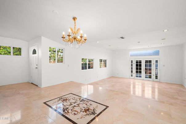 Chandelier, Empty room, Interior, Recessed Lighting