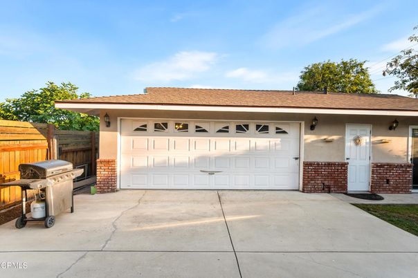 Detached Garage, Exterior