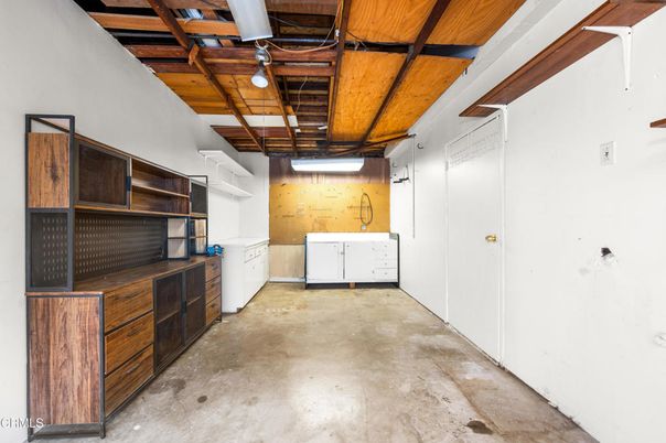 Interior, Washer, Wooden Beams, Wooden Ceilings
