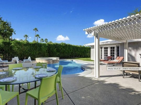 Exterior, Pool