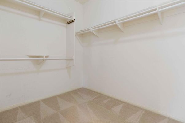 Empty room, Interior, Walk-in Closets