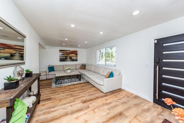 Interior, Living room, Recessed Lighting, Wood Texture Flooring