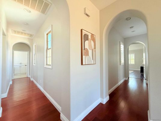 Interior, Recessed Lighting, Wood Texture Flooring