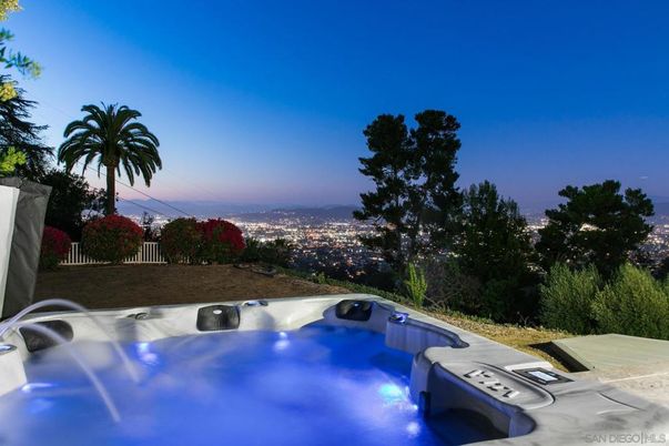 Exterior, Hot Tub