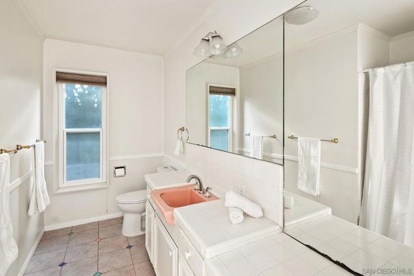 Bathroom, Interior, Tile Countertops