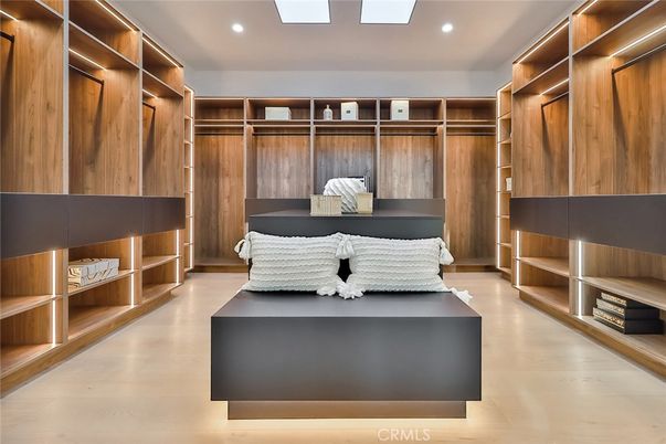 Interior, Recessed Lighting, Walk-in Closets
