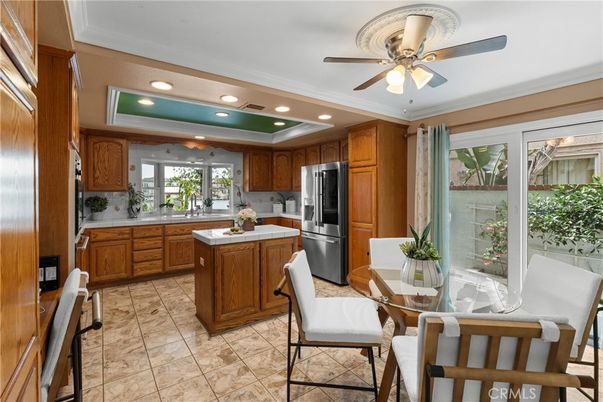 Dining room, Interior, Kitchen, Recessed Lighting