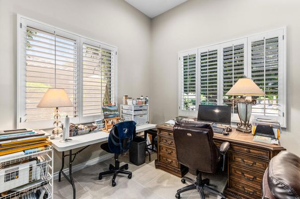 Home Office, Interior