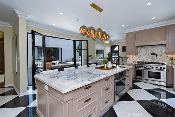 Dining room, Interior, Kitchen, Pendant Lights, Recessed Lighting, Stainless Steel Appliances