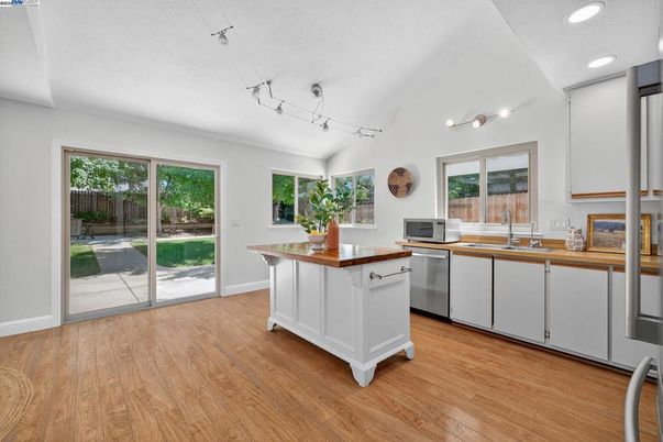 Interior, Kitchen, Recessed Lighting, Wood Texture Flooring