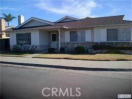 Exterior, Facade, Ranch