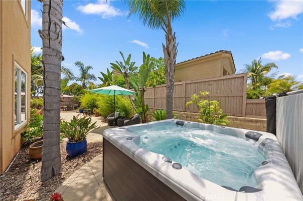 Exterior, Hot Tub
