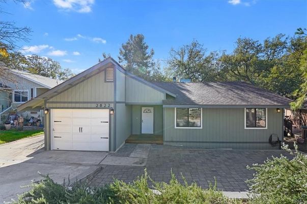 Attached, Exterior, Facade, Ranch