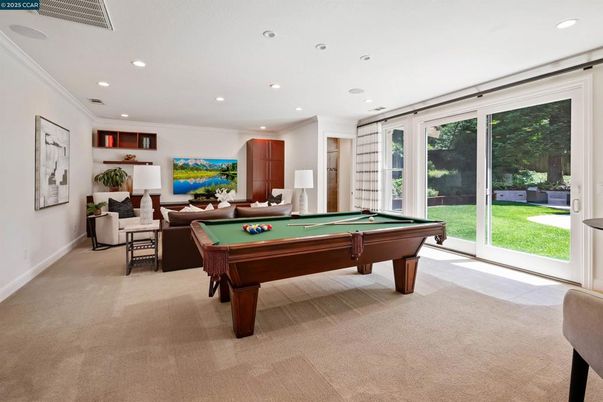 Billiard Table, Game Room, Interior, Living room, Recessed Lighting