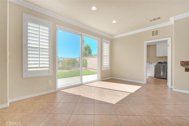 Empty room, Interior, Recessed Lighting, Washer