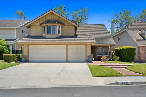 Attached, Exterior, Facade, Ranch