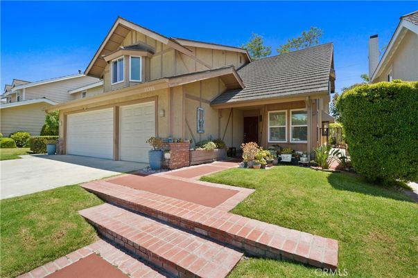Attached, Exterior, Facade, American Craftsman
