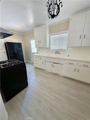 Chandelier, Interior, Kitchen, Wood Texture Flooring