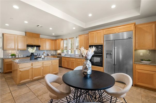Dining room, Interior, Kitchen, Recessed Lighting, Stainless Steel Appliances