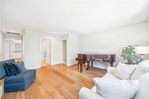 Interior, Living room, Piano, Recessed Lighting, Wood Texture Flooring