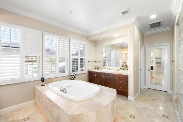 Bathroom, Interior, Recessed Lighting
