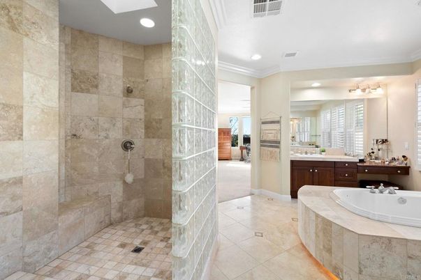Bathroom, Interior, Recessed Lighting