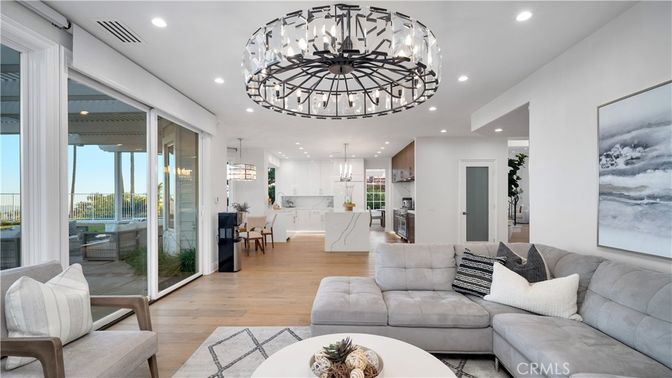 Chandelier, Interior, Kitchen, Living room, Pendant Lights, Recessed Lighting, Wood Texture Flooring