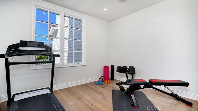 Fitness Equipment, Interior, Recessed Lighting, Wood Texture Flooring