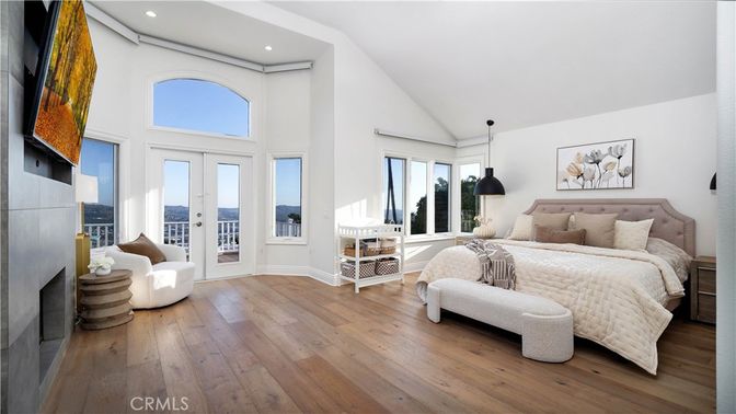 Bedroom, Interior, Pendant Lights, Recessed Lighting, Wood Texture Flooring