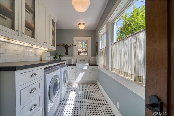 Interior, Washer