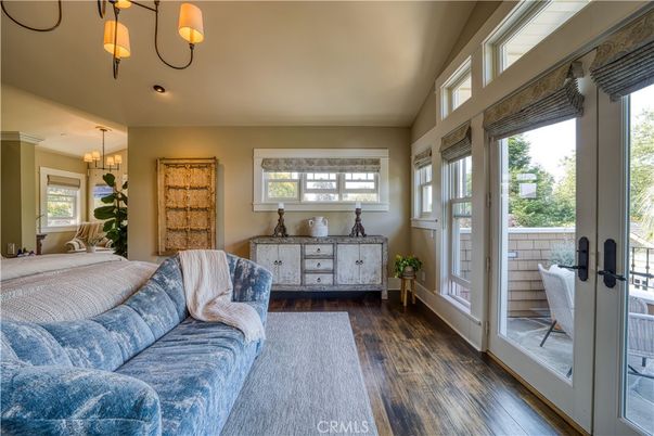 Chandelier, Interior, Living room, Wood Texture Flooring