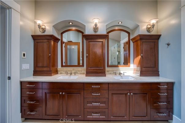 Bathroom, Dual Sink Vanities, Interior