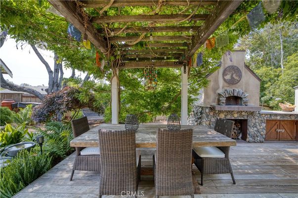 Exterior, Fireplace