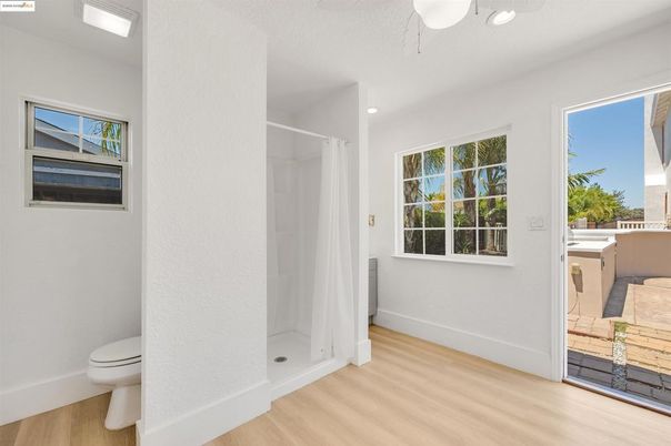 Bathroom, Interior, Recessed Lighting, Wood Texture Flooring