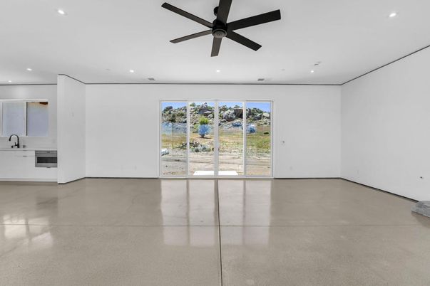Empty room, Interior, Recessed Lighting