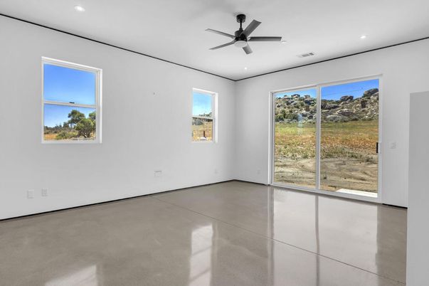 Empty room, Interior, Recessed Lighting