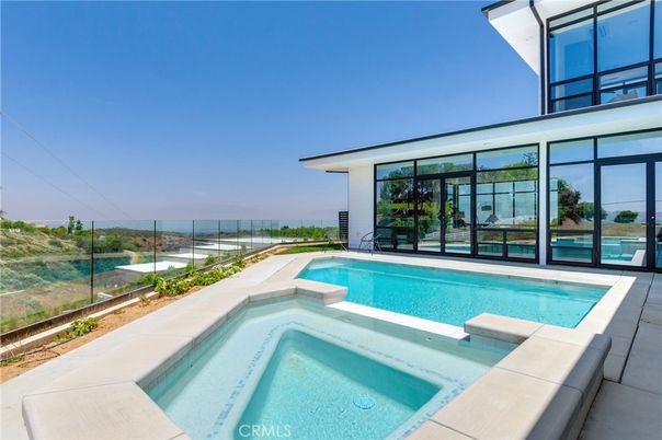 Exterior, Pool, Water