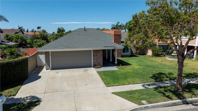 Attached, Backyard, Exterior, Facade, Brick Facade, Ranch