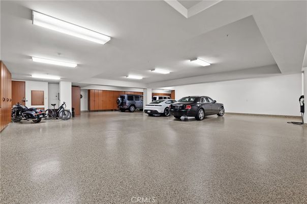Garage, Interior