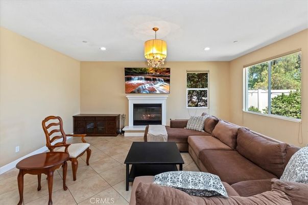 Chandelier, Fireplace, Interior, Living room, Recessed Lighting