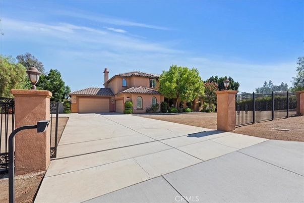 Backyard, Detached Garage, Exterior