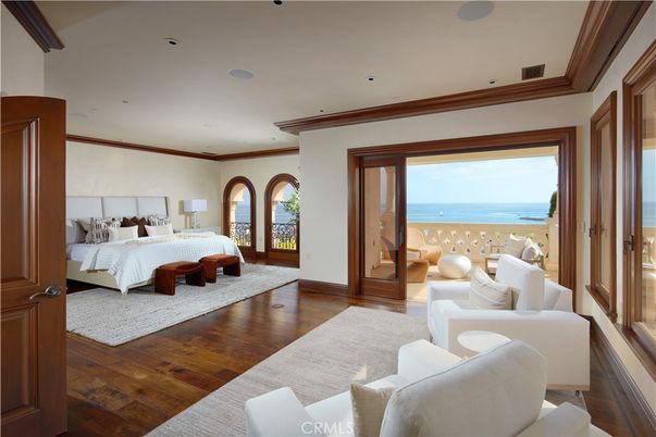 Bedroom, Interior, Recessed Lighting, Water, Wood Texture Flooring