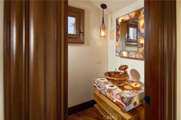 Interior, Pendant Lights, Wood Texture Flooring