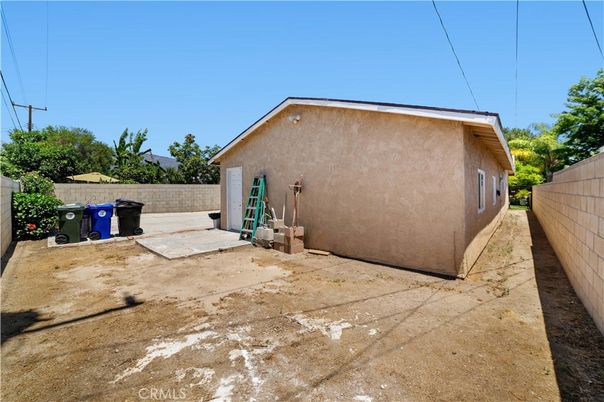 Backyard, Exterior