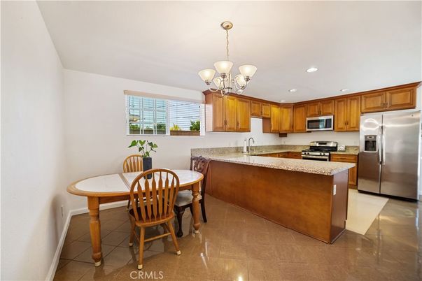 Chandelier, Dining room, Interior, Kitchen, Recessed Lighting, Stainless Steel Appliances