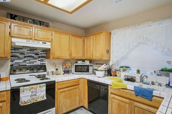 Interior, Kitchen, Tile Countertops